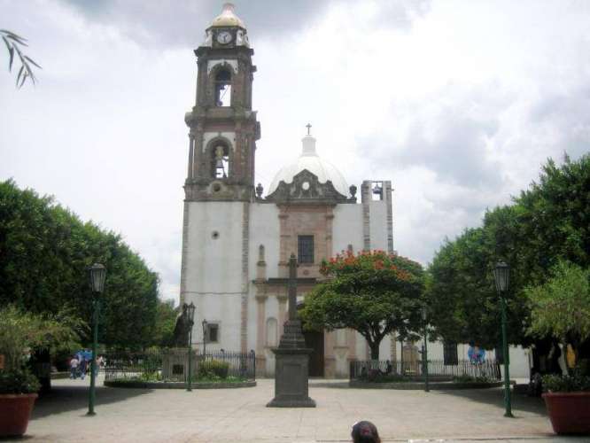 Parroquia de San Miguel en Tarimoro,Gto.
